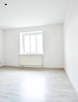Helle 2-Raum-Wohnung mit Balkon und praktischen Abstellraum in Chemnitz - Chemnitz