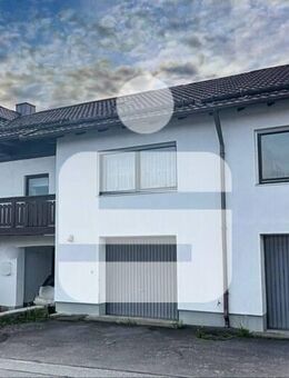 Großzügig und Potential für viel mehr... Ein-/Zweifamilienhaus mit Baugrund in Straßkirchen/ Salzweg - Salzweg
