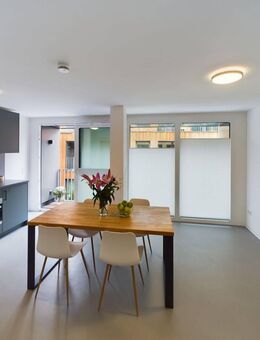Zentrales + möbliertes Apartment mit Balkon in Oldenburg: ideal für Berufseinsteiger | Suite - Oldenburg