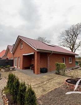 +++ Neuwertige Doppelhaushälfte mit Carport in zentrumsnaher Lage von Bockhorn! +++ - Bockhorn (Niedersachsen)