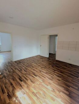 Schöne 4-Raumwohnung im 1. Obergeschoss - Bitterfeld-Wolfen