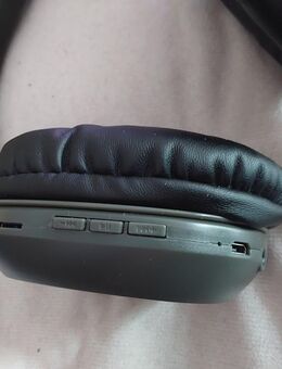 Bluetoothkopfhörer-Neu!2 Stück!Audiokabelanschluss-Radio-SD Card-Aux-Mikro!!Nur Abholung! - Recklinghausen