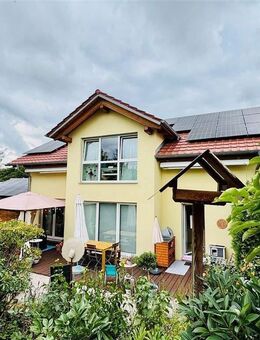 Traumhaftes Einfamilienhaus mit Einliegerwohnung in nachhaltiger Holzbauweise ! PV und Speicher ! - Mitterfels