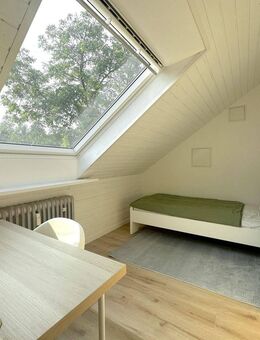 freies stylisches Dachzimmer in grundsanierter 3er-WG in Frankfurt am Main - Frankfurt (Main)