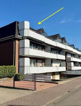 Sehr schöne Dachgeschosswohnung 2ZKB mit EBK, Balkon, Garage - Delmenhorst