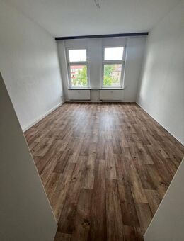 1,5 Raum Wohnung mit Balkon - Zeitz