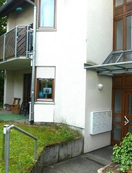 Individuell geschnittene 3,5-Zimmer-EG-WOHNUNG mit 3 Terrassen und moderner Einbauküche ... - Pleidelsheim