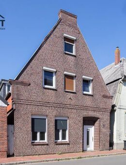 360° Rundgang - Historisches Zweifamilienhaus mit Platz & Feuchtigkeitsschäden zu verkaufen - Krempe