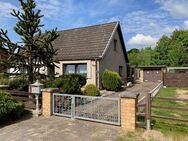 Kleine Doppelhaushälfte mit 3 Zimmern, Nebengelass, Garage und Pachtgarten in Seenähe - Schwerin