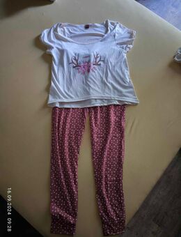 Diverse Größen siehe Beschreibung toller Hirsch / Blumen Damen Pyjama. Stylisch schick gekleidet - Neumünster