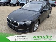 Skoda Octavia, Combi Selection elektr Heckkl LichtAssist Induktiv Laden Frontscheibenheiz Ladeboden vo hi VZE Digi SpurAssist Sunset Spiegel elektr anklappbar 4xEFH Armlehne Connect Metallic, Jahr 2022 - Beilngries