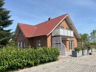 Wohnhaus mit Gewerbehalle - Esens