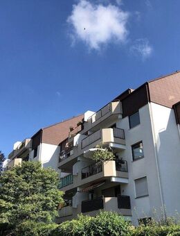 Schöne 3 Zimmer City-Dachgeschoss Wohnung mit Balkon in zentraler Lage von Idstein (vermietet) - Idstein