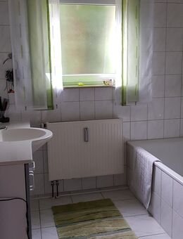 Gepflegte 3,5-Zimmer-Erdgeschosswohnung mit Gartenanteil in Oberboihingen- - Oberboihingen