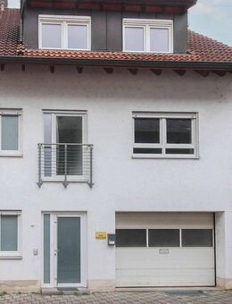 Platz für die ganze Familie: Großes Einfamilienhaus mit Garage in Kuppenheim - Kuppenheim