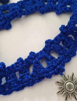 Zarte handgefertigte Halskette aus tiefblauem Garn - Hamburg Hamburg-Nord