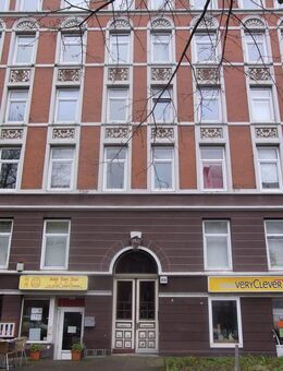 Winterhude: 2-Zi-Altbau mit Balkon, ideal als Wohnbüro, Praxis, Atelier - Hamburg