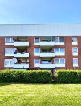 *Provisionsfrei* Sanierte 3-Zi. Wohnung mit Loggia - Stade (Hansestadt)