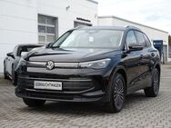 VW Tiguan, 2.0 TDI Life - Design-Paket, Jahr 2024 - Meißen