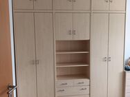 Kleiderschrank - Kassel