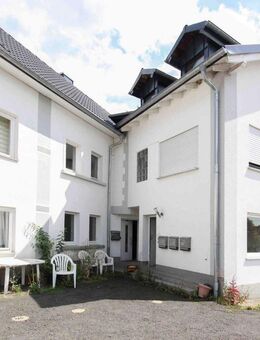 Investieren, gestalten, nutzen: 5-Parteien MFH mit Wertsteigerungspotenzial zur flexiblen Nutzung - Oberrod