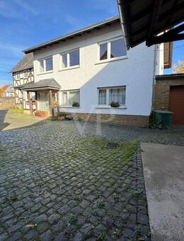 Besonderes Anwesen - 2 Wohnhäuser- 3 Nebengebäude & ein wunscherschönes Grundstück! - Fronhausen