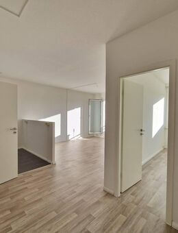 3-Zimmer-Wohnung: Perfekt für die Familie, die Home-Office-Künstler:in und das chaotische Genie! - Chemnitz