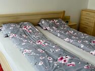 Stilvolles Schlafzimmer-Set in Edel-Esche-Dekor – 180 x 200 cm (EM-Armadio von Martin Staud) - Hannover Vahrenwald-List