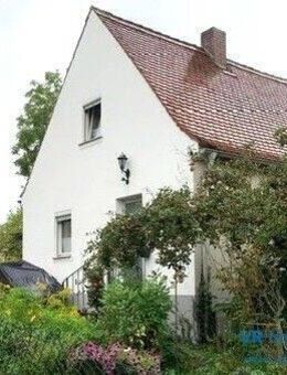 Für begabte Handwerker: Einfamilienhaus mit wunderschönem Grundstück in ruhiger Lage von Roßtal! - Roßtal