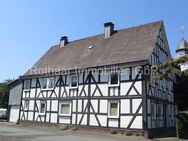 Zweifamilienhaus in herrlicher Lage von Bad Berleburg-Berghausen - Bad Berleburg