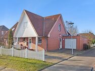 Besondere Doppelhaushälfte mit Garage und Doppelcarport in bevorzugter Lage in Friedrichskoog - Friedrichskoog