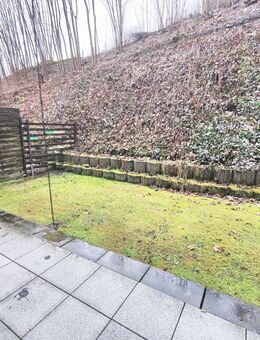 AB Dezember: Ebenerdige 2-Zimmer Erdgeschosswohnung mit Terrasse und Duschbad! - Bad Gandersheim