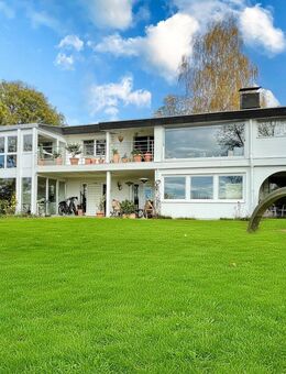 Exklusive Villa mit Panoramablick zur Burg Burgthann - Burgthann