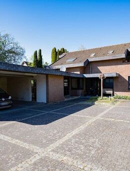 Wohntraum mit Potenzial: Ansprechendes Einfamilienhaus mit Einliegerwohnung und großem Garten - Hiddenhausen