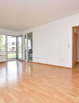 Lichtdurchflutete 3-Zimmer-Wohnung mit 2 Balkonen und Blick ins Grüne, in gefragter Lage von Lübeck! - Lübeck