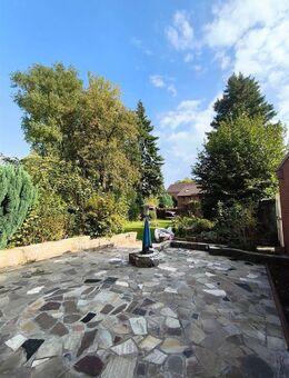 Helle 2,5 Raum-Wohnung mit 40m² Terrasse und Option auf Garage - Oberhausen