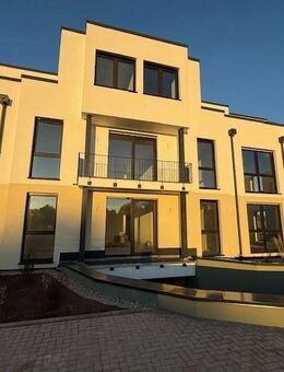 hochwertige 2 Zimmer Wohnung mit erstklassiger Ausstattung und Balkon ! - Greifswald