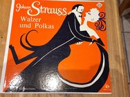 Klassik 12 LPs--Mozart--Schubert--Strauss usw Siehe die Bilder der LPs - Meckenheim