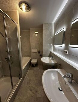 Helle 3-Zimmer-Wohnung mit Balkon & Duplex-Stellplatz in ruhiger Lage von Weiherhof - Zirndorf