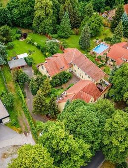 Großes Grundstück am Waldrand, drei Doppelhäuser, Energiekennwert A+, eine Einheit mit Wohnrecht - Zossen