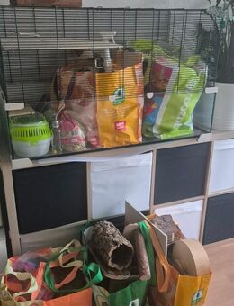 Hamsterkäfig mit Zubehör 5 Tüten voll - Berlin Tempelhof-Schöneberg