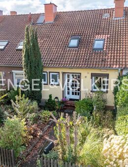 Attraktives Reihenmittelhaus in beliebter Wohnlage mit großem Garten und Garage - Achim