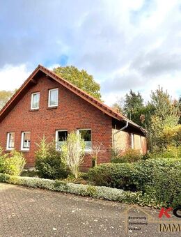 Einmalig! Wohnhaus mit großzügigem, ebenerdigen Raumangebot und schönem Garten in ruhiger Lage - Westerstede
