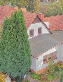 Zuhause inkl. Werkstatt mit Garten, 2 Garagen und Carportstellplatz in Wassernähe - Züssow