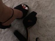 Füße!! Bilder, Videos, Söckchen, Sneaker und Heels - Osnabrück