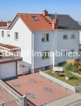 Wohnensemble aus Vorder- und Hinterhaus. In zentraler Lage von Dreieich-Sprendlingen - Dreieich