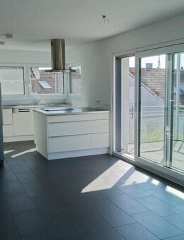 Moderne 3-Zimmer-Wohnung mit Balkon, Einbauküche und Stellplatz in Winnenden-Baach - Winnenden