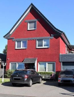 Energetisch saniertes Zweifamilienhaus wartet auf neuen Eigentümer - Mehrgenerationenwohnen möglich! - Lägerdorf