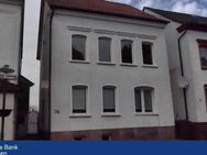 Stadthaus mit gemütlichem Grundstück in Blomberg! Kaufen statt Mieten - das kann funktionieren! - Blomberg (Nordrhein-Westfalen)