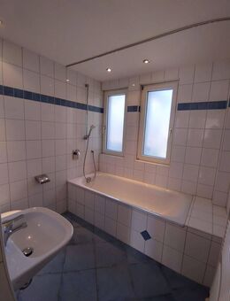 FÜR SINGLES ODER EIN PAAR: 2-Zimmer-Wohnung mit großem Balkon - Mannheim